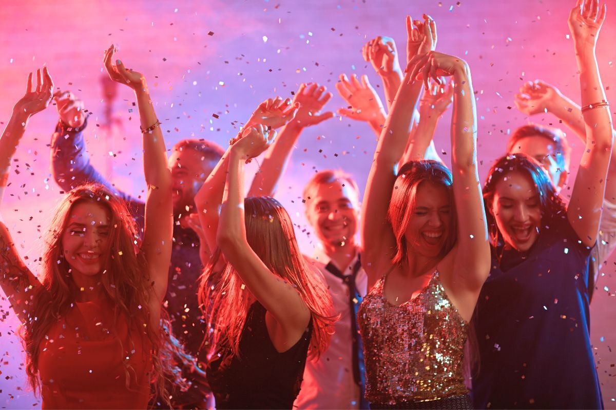 Easy Tiger F1 W Abu Dhabi Yas Easy Tiger F1 W Abu Dhabi Yas, abu dhabi grand prix, abu dhabi grand prix 2023, abu dhabi grand prix yas island, abu dhabi yas island grand prix, f1 weekend, abu dhabi f1 weekend, abu dhabi f1 weekend 2023, abu dhabi f1 deals, abu dhabi f1 weekend deals