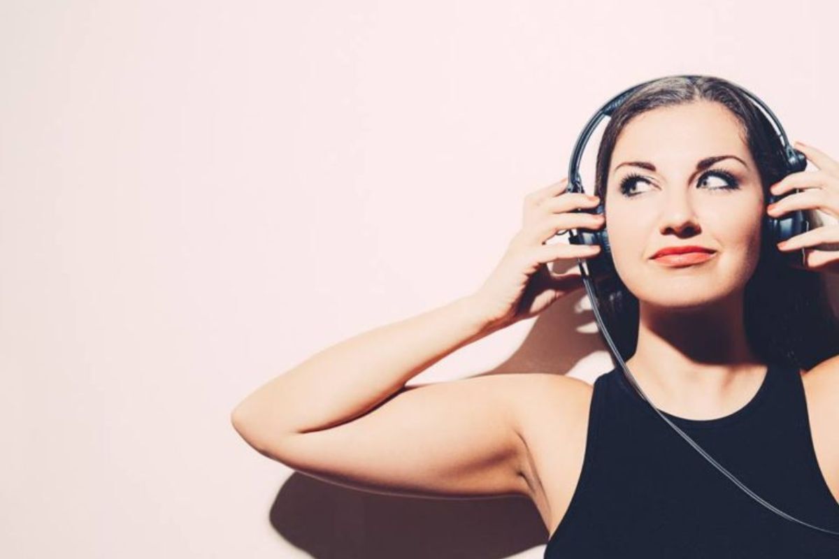 DJ Natalie Brogan DJ Natalie Brogan