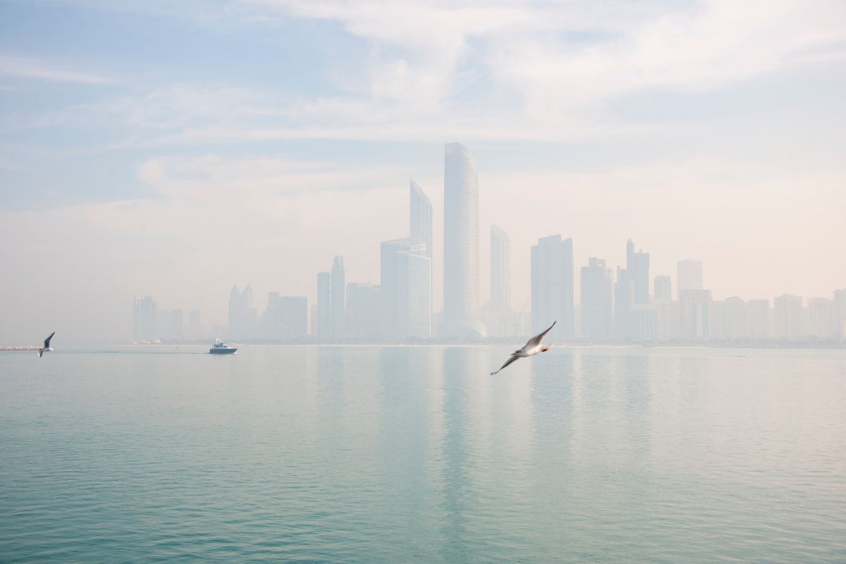 Fog alert in the UAE (1) A red weather alert has been issued in some parts of the UAE due to heavy fog on Thursday