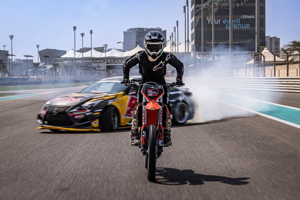 Yas Marina WSX Stunt Thirty-two of the world’s best riders will be battling it out for the crown on a challenging indoor supercross track at Etihad Arena