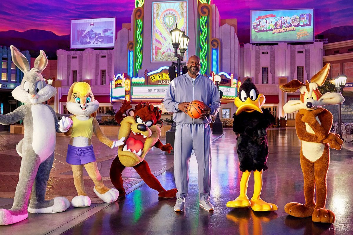 Shaquille O'Neal (1) NBA star Shaq drops dunks and beats on Yas Island