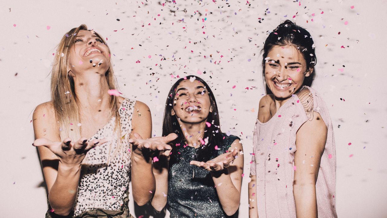 gal valentine girl spending galentines