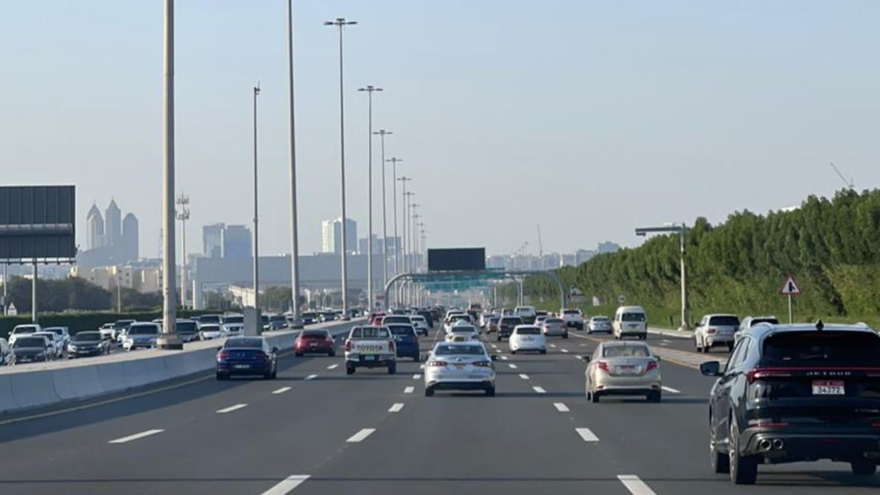 abu dhabi road (2) abu dhabi cars road driving