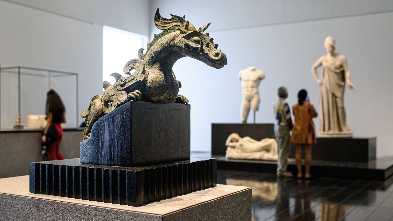 louvre louvre interior