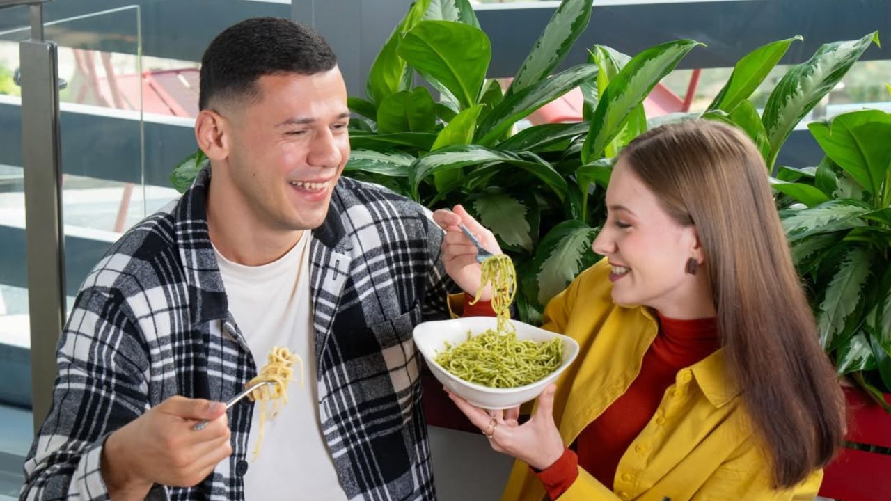 vapiano (2) couple eating pasta at vapiano abu dhabi mall