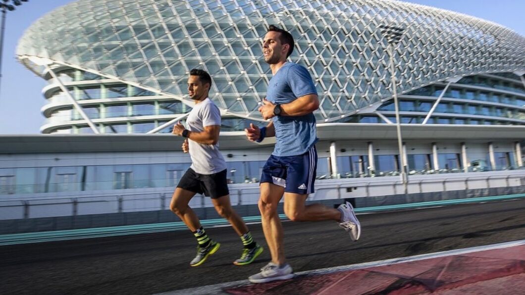 triYAS yas marina circuit