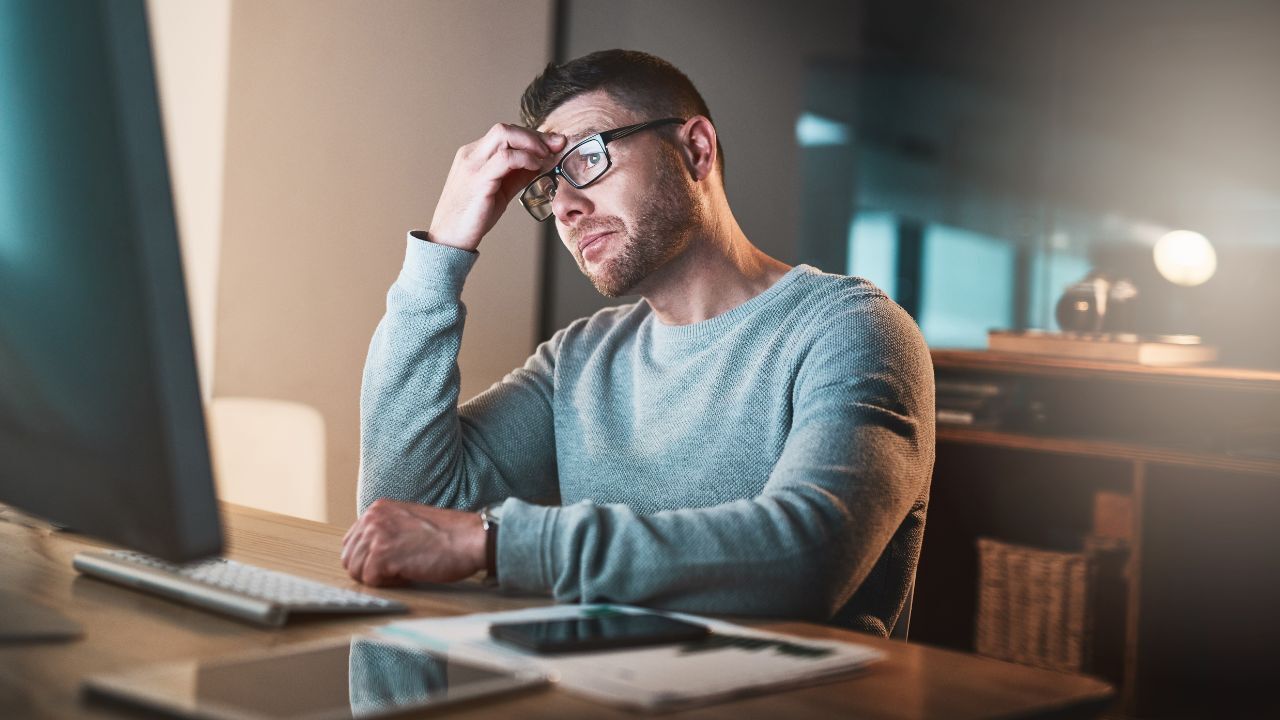 guy stressed image of guy being stressed because of internet connection