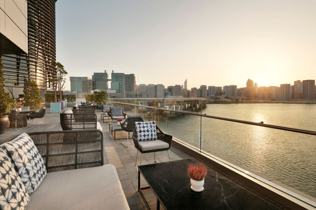 Smoke & Mirrors Rosewood Abu Dhabi